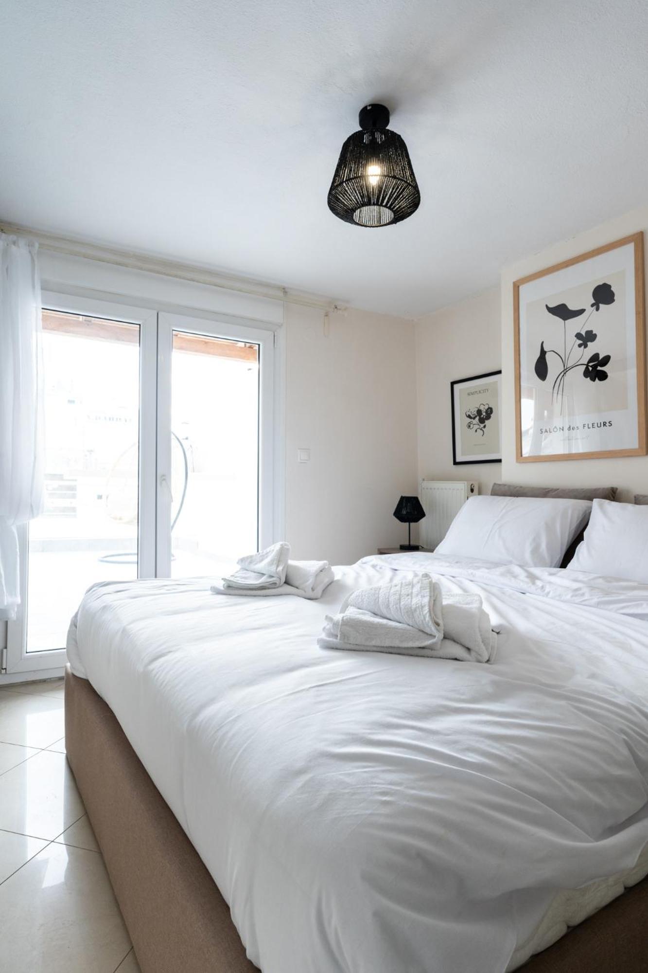 Pomegranate Luxury Penthouse Maisonette With Beautiful Terrace & Free Parking By Binobi ! Thessaloníki Eksteriør bilde